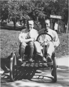 Briggs (po prawej) i H. Stratton